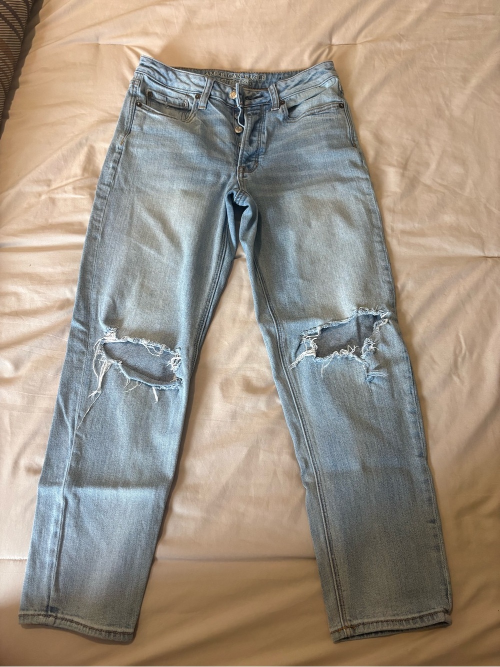 American Eagle Outfitters Light Wash High-Rise Straight Jeans - Picture 6 of 6